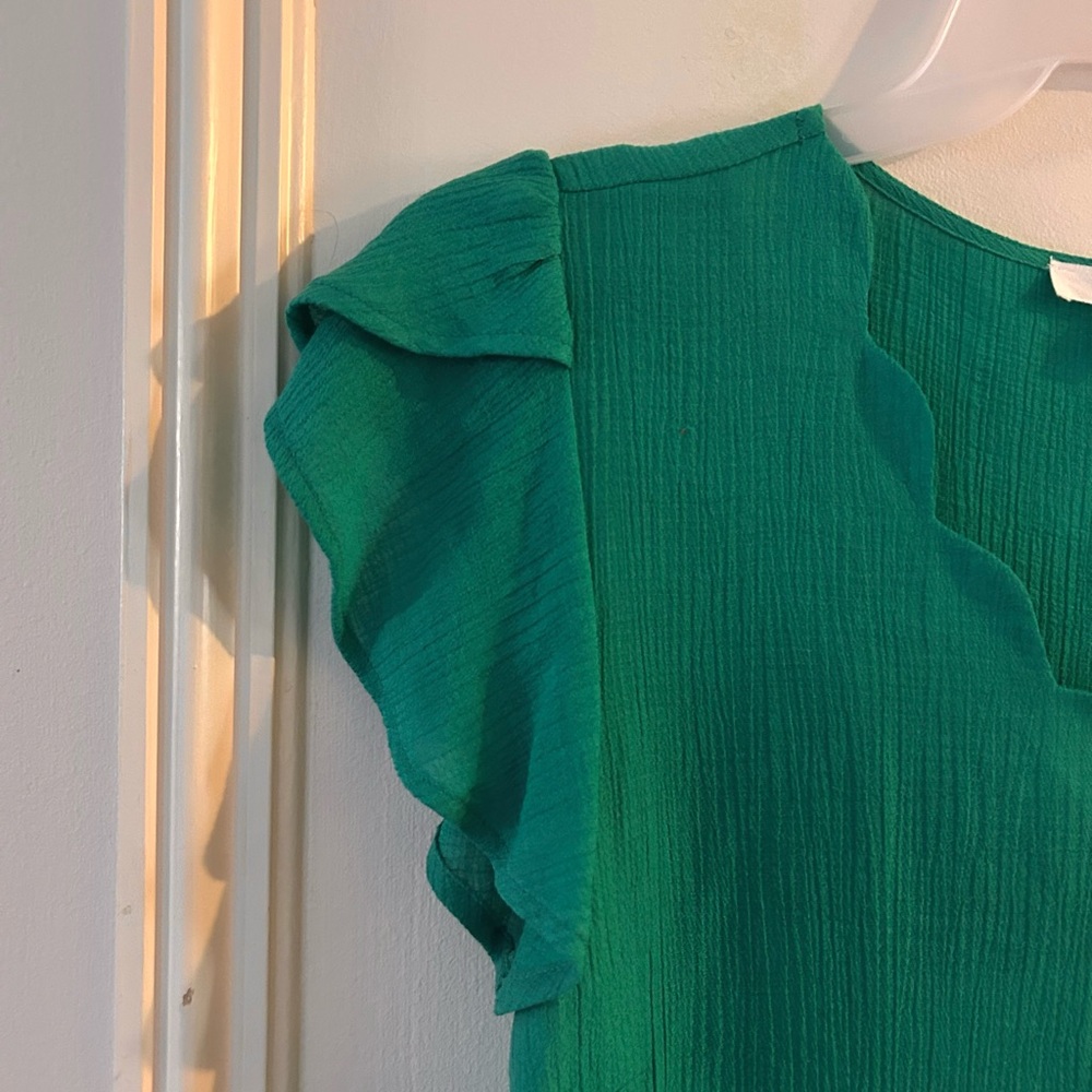 mine Emerald Scalloped V-Neck Flutter Sleeve Top - Picture 3 of 5